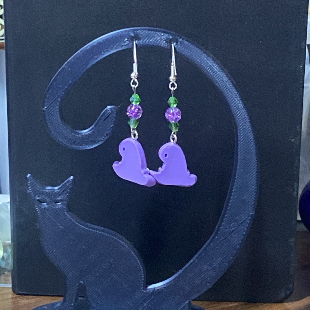 Hand Crafted Halloween Witch’s Hat Earrings W/Green & Purple Glass Faceted Beads - Picture 3 of 3